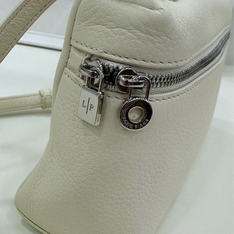 Loro Piana L19奶昔白銀扣手提包-6
