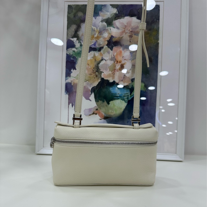Loro Piana L19奶昔白銀扣手提包-7