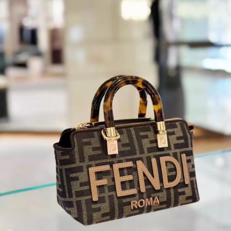 FENDI 波士頓老花手提包 全新-3