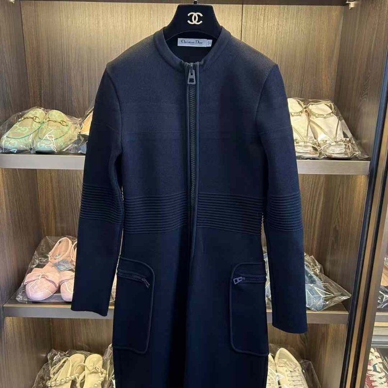 DIOR 針織連身裙 36號有彈力 只穿一次非常新 後面有字母logo 小黑裙經典永不過時 原價近15萬-0