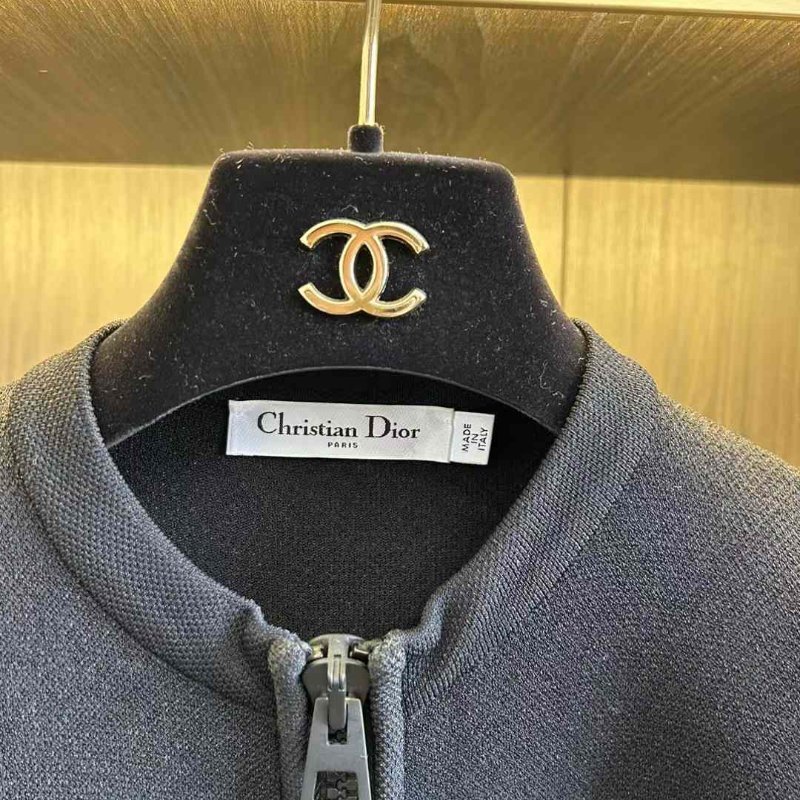 DIOR 針織連身裙 36號有彈力 只穿一次非常新 後面有字母logo 小黑裙經典永不過時 原價近15萬-1