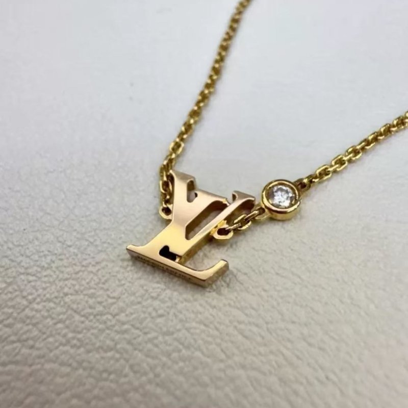 LV ldylle blosson鑽石字母 logo項鍊 18k玫瑰金 原價近十萬-0