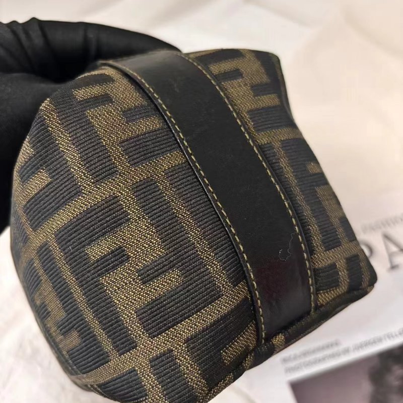 FENDI 金扣小飯盒 很新-4