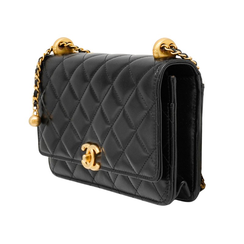 Chanel 油蠟牛皮雙金球Woc斜背包(AP2289-黑)-1