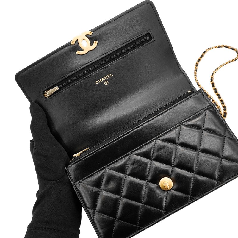 Chanel 油蠟牛皮雙金球Woc斜背包(AP2289-黑)-5