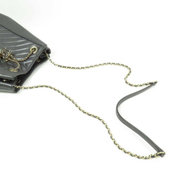 CHANEL 牛皮皮革Drawstring Bucket金扣肩背袋-8