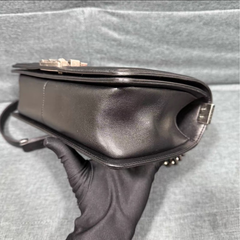 全網最低價🥹Chanel黑銀全皮中號leboy斜挎單肩包🖤-10