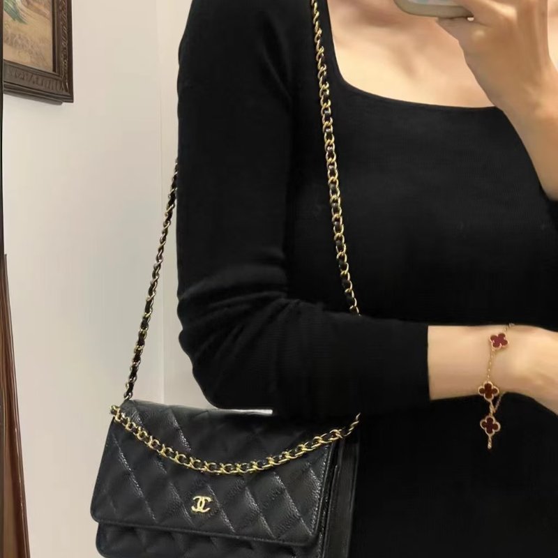 CHANEL 全新woc黑金荔枝皮鏈帶包-12