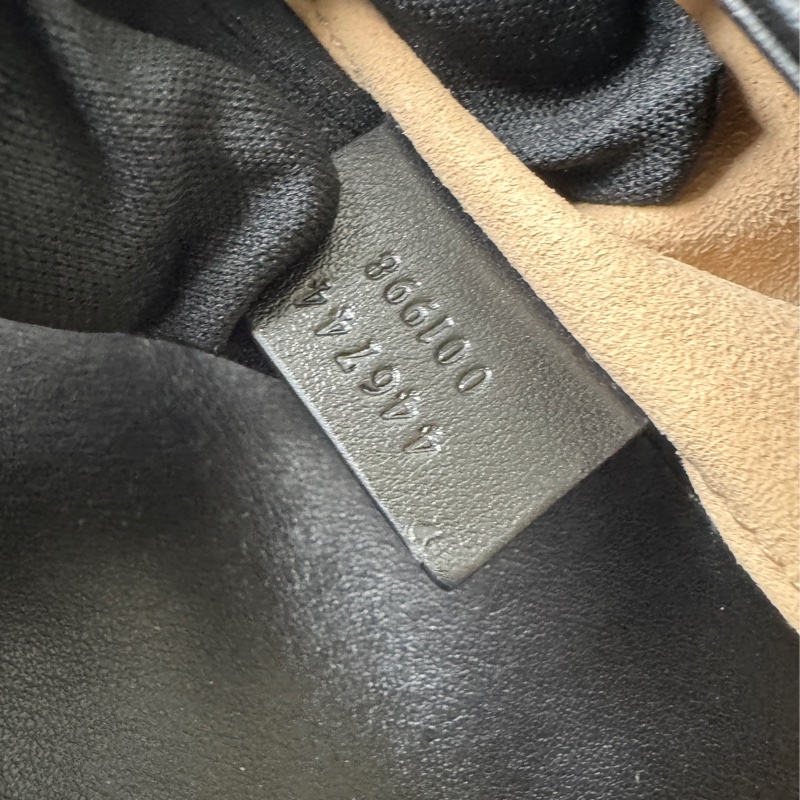 GUCCI Marmont馬夢 牛皮愛心縫線 (小22/黑)肩背 側背包-24