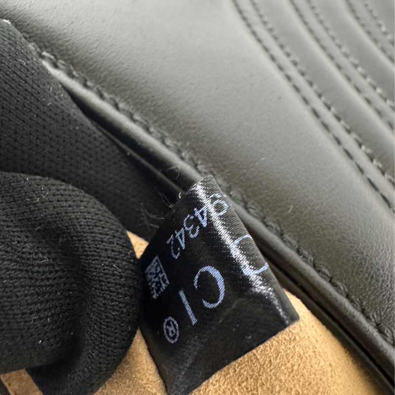 GUCCI Marmont馬夢 牛皮愛心縫線 (小22/黑)肩背 側背包-25