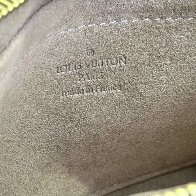 LV M60096 Milla 限量絕版村上隆黑彩麻將包手拿包-21