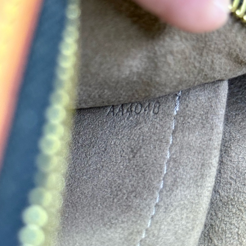 LV M60096 Milla 限量絕版村上隆黑彩麻將包手拿包-22