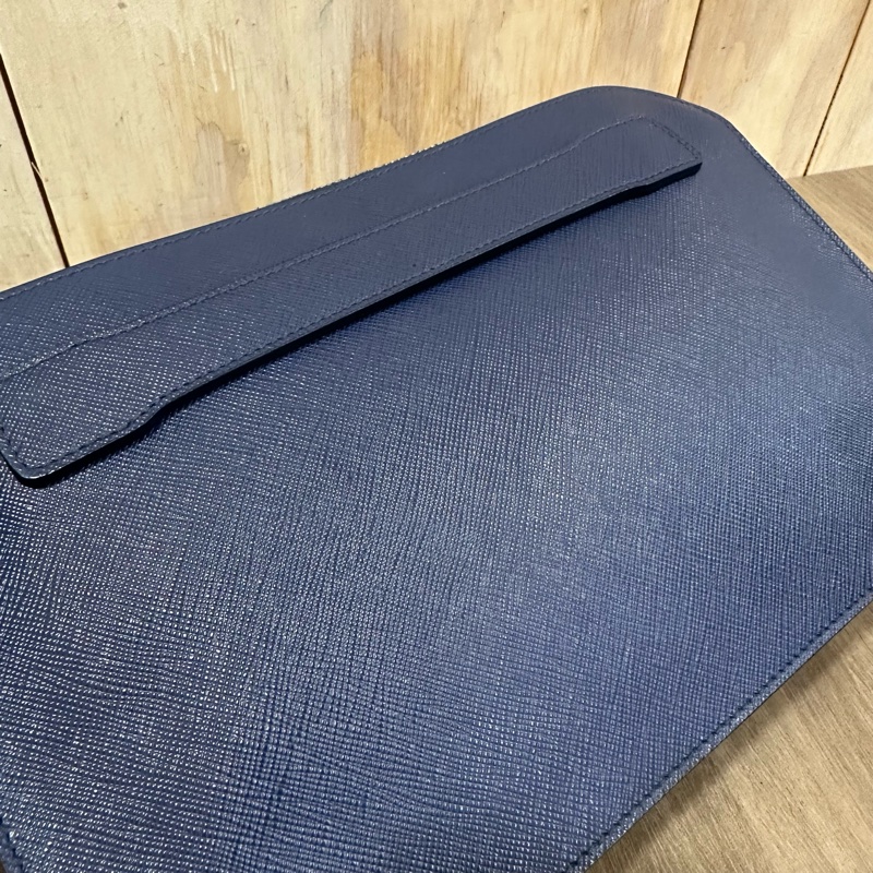 prada 2vf056藍皮銀釦手拿包-20