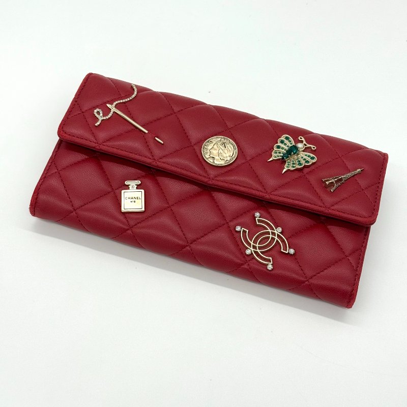 （🌟2014 年台灣限定款）CHANEL 蝴蝶 徽章 香水 巴黎鐵塔 辣椒紅 羊皮 長夾 錢包-1