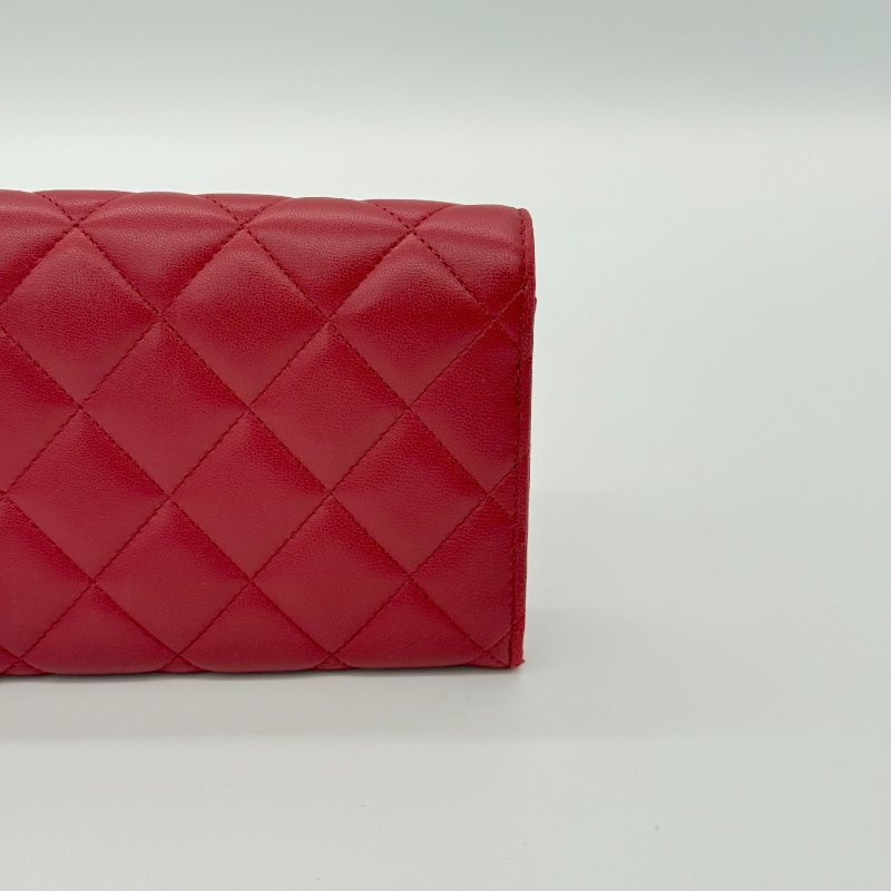 （🌟2014 年台灣限定款）CHANEL 蝴蝶 徽章 香水 巴黎鐵塔 辣椒紅 羊皮 長夾 錢包-4