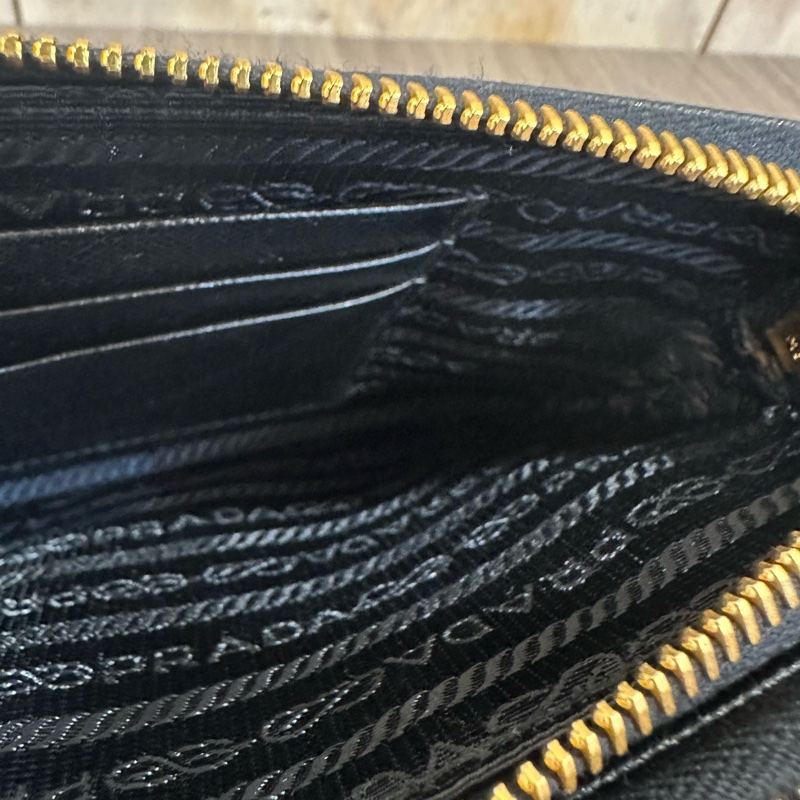 prada 1bp024 黑牛皮金釦雙拉鏈相機包 斜背包-35