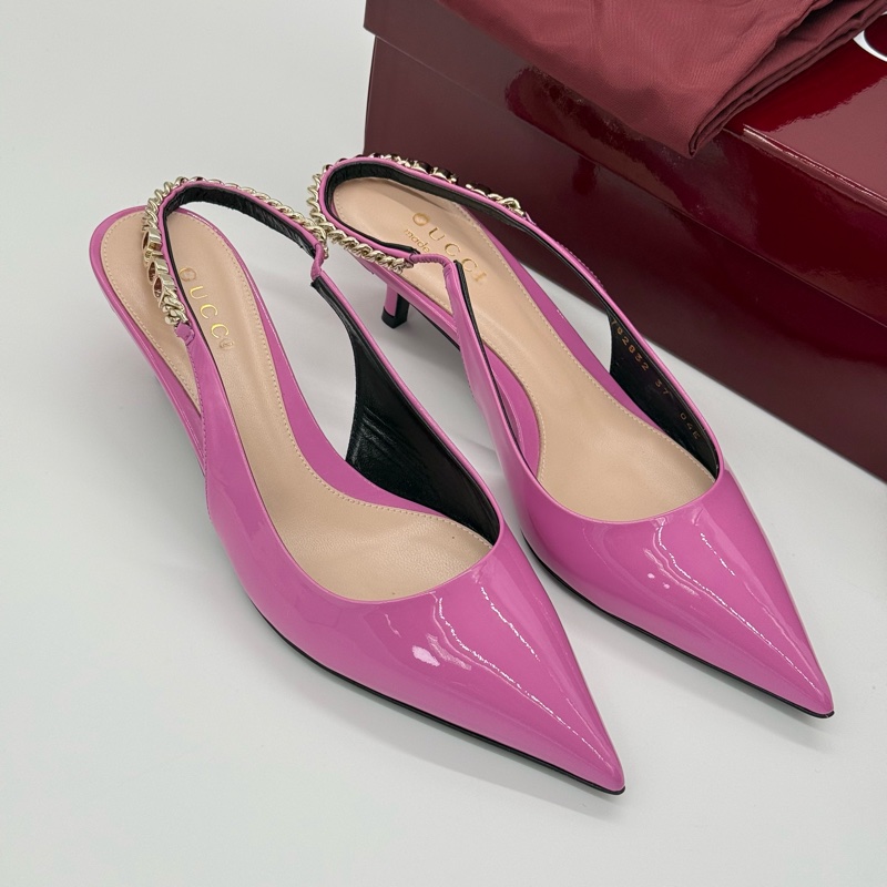 (早春限定♥️近新未使用) 逃跑公主GUCCI 古馳  Signoria系列 七夕芭比粉 金屬LOGO鏈飾 牛漆皮 小貓跟｜ IT36 JP23.5CM｜專櫃35,000-3