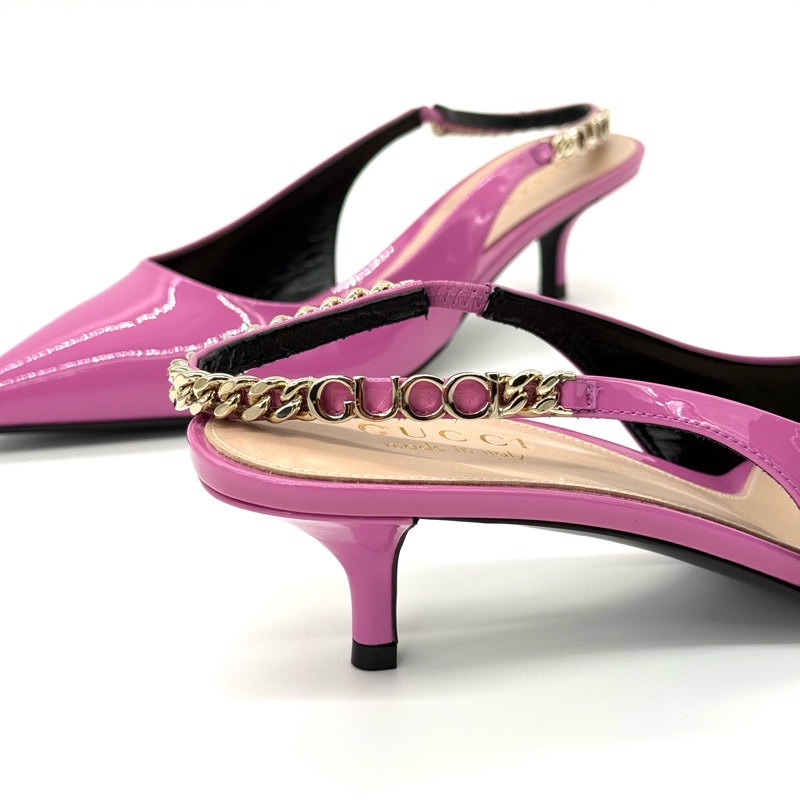 (早春限定♥️近新未使用) 逃跑公主GUCCI 古馳  Signoria系列 七夕芭比粉 金屬LOGO鏈飾 牛漆皮 小貓跟｜ IT36 JP23.5CM｜專櫃35,000-5