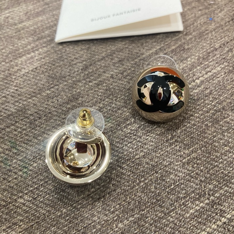 香奈兒chanel 半圓黑色logo 大號 耳針 耳環-3