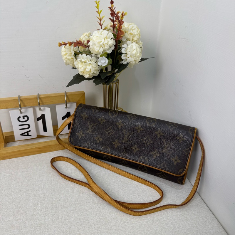 Louis Vuitton 大款信封斜背包-1