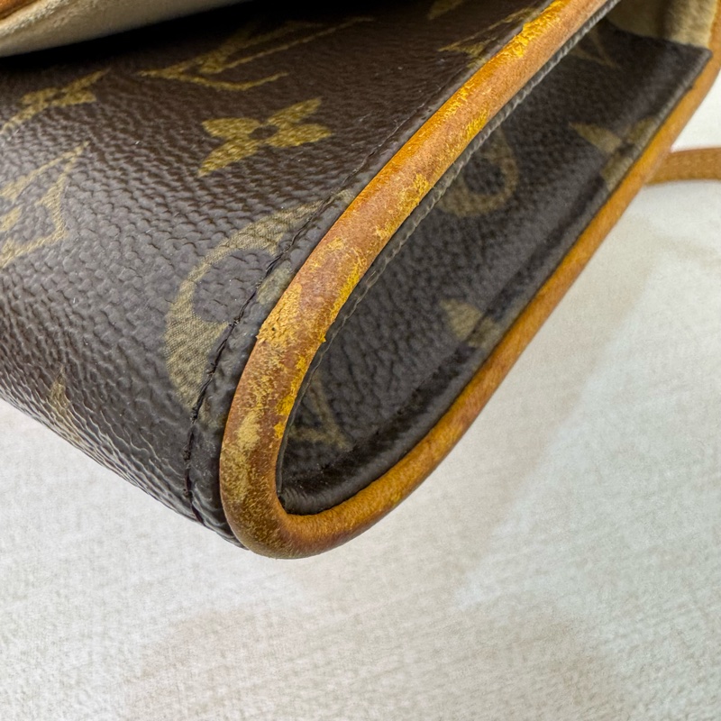 Louis Vuitton 大款信封斜背包-16