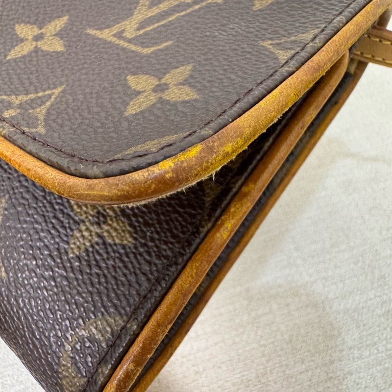 Louis Vuitton 大款信封斜背包-22