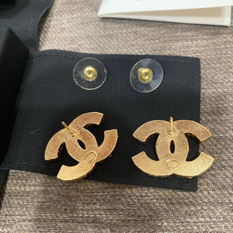 香奈兒chanel 黑色琺瑯 金邊 大款 logo耳針 耳環-1