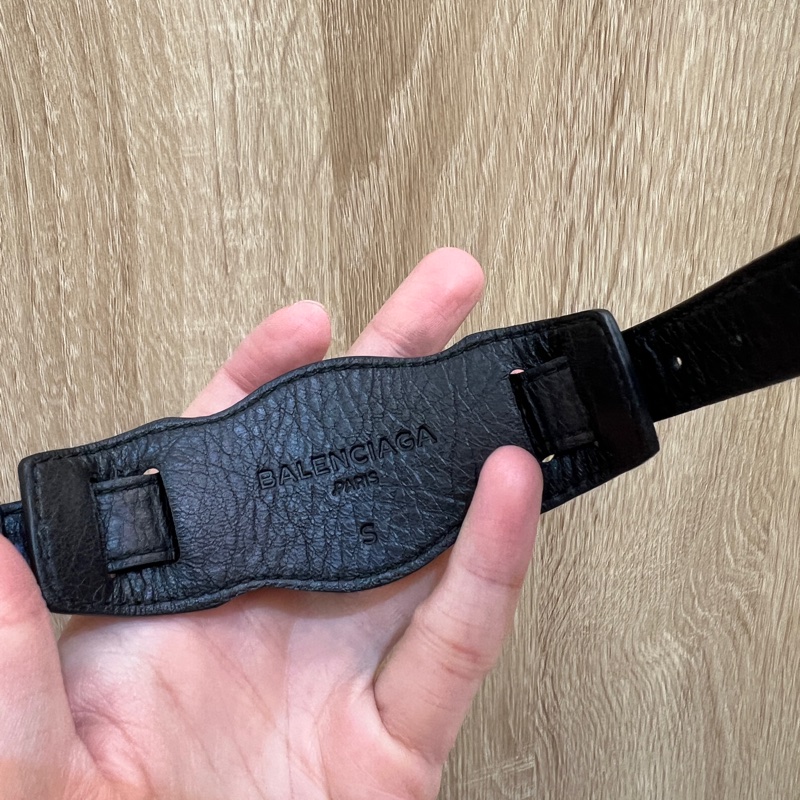 Balenciaga 黑羊皮Giant霧金釦寬版手環235480-7