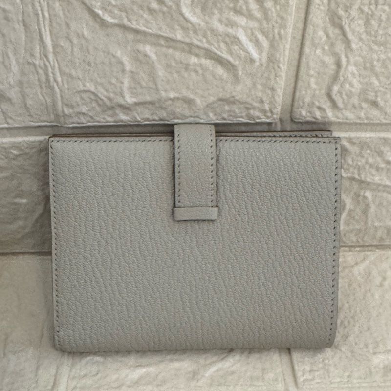 Hermes冰川灰銀H釦短夾-1