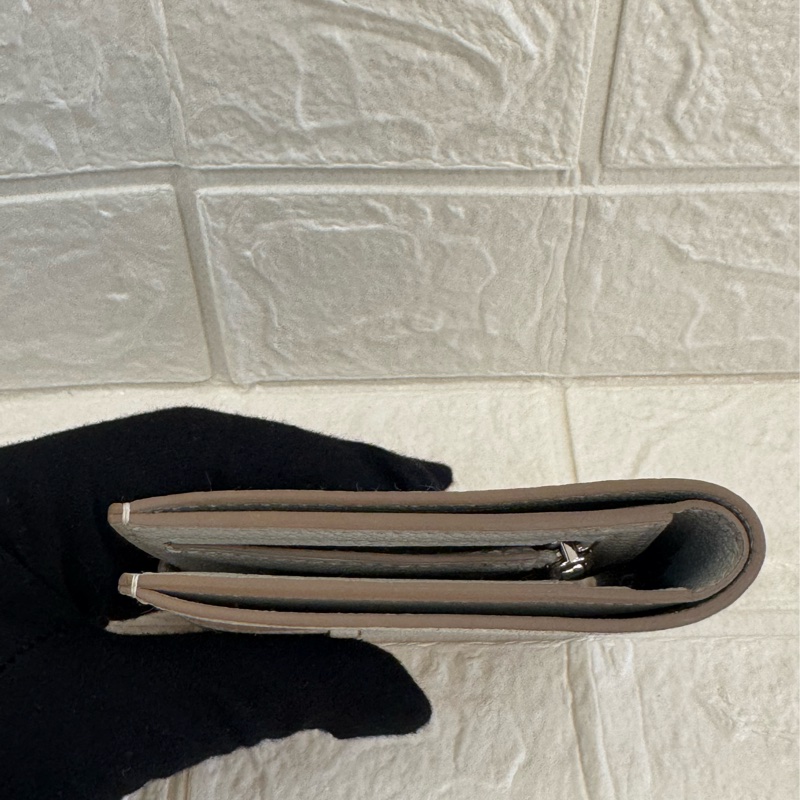 Hermes冰川灰銀H釦短夾-2