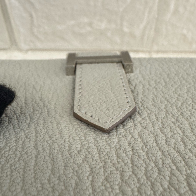 Hermes冰川灰銀H釦短夾-5