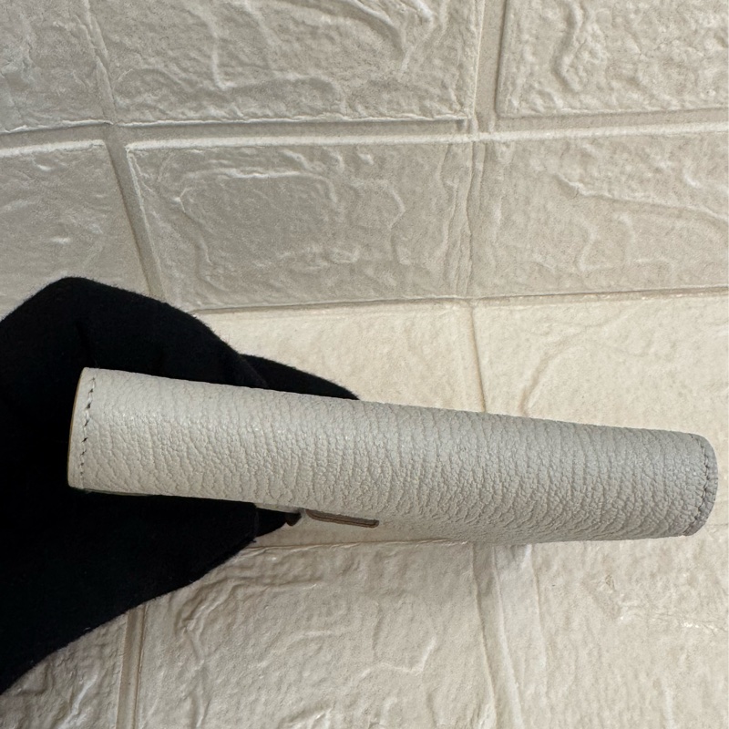 Hermes冰川灰銀H釦短夾-7