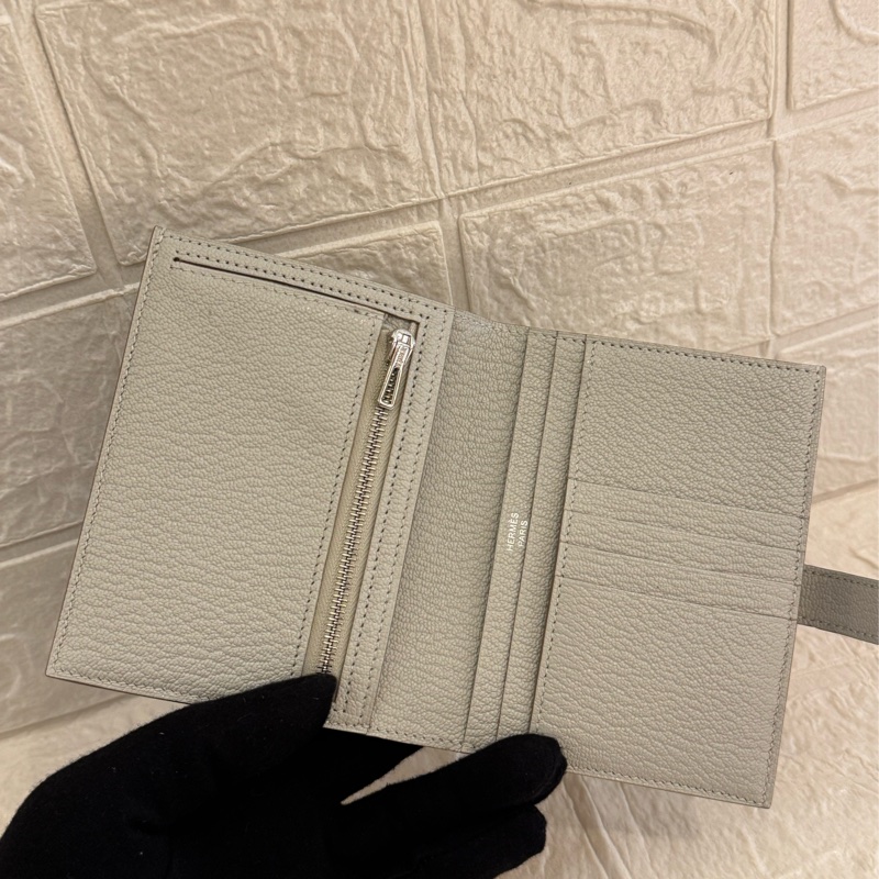 Hermes冰川灰銀H釦短夾-9