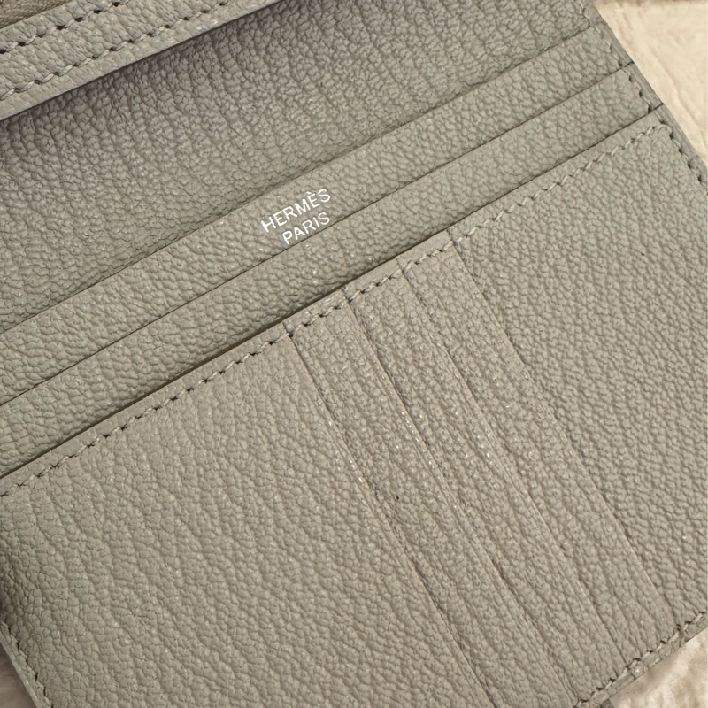 Hermes冰川灰銀H釦短夾-17