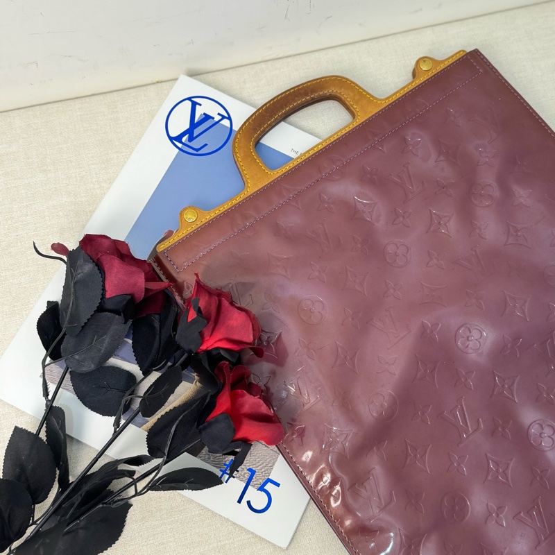 Louis Vuitton 漆皮琴譜手袋-1