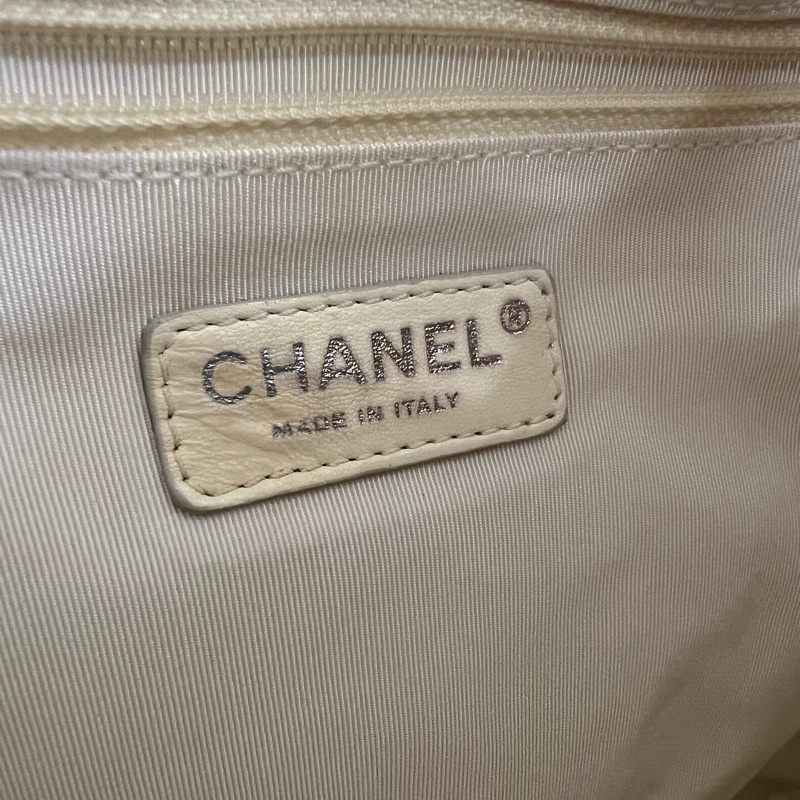 Chanel 全皮浮雕大托特袋-19