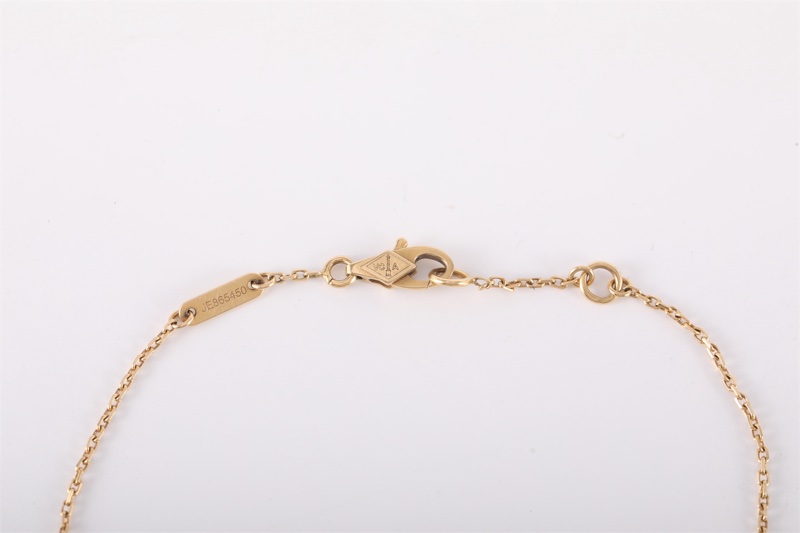 VAN CLEEF&ARPELS(梵克雅寶) Sweet Alhambra 小號單花手鏈 新扣 18K黃金/白貝母 S-M碼 黃金-4