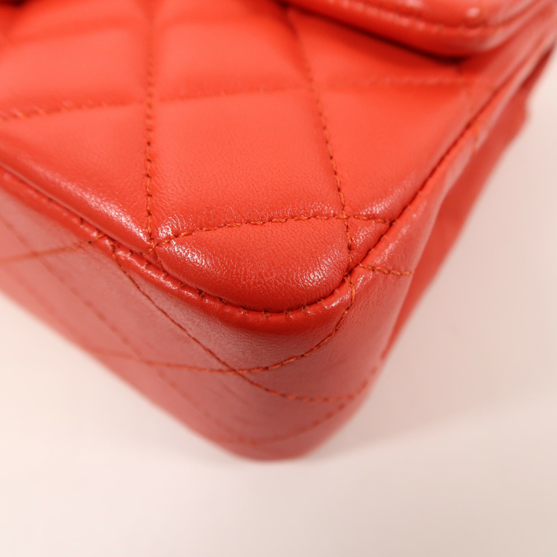 CHANEL 羊皮皮革Classic 20金扣鏈帶肩背袋-11