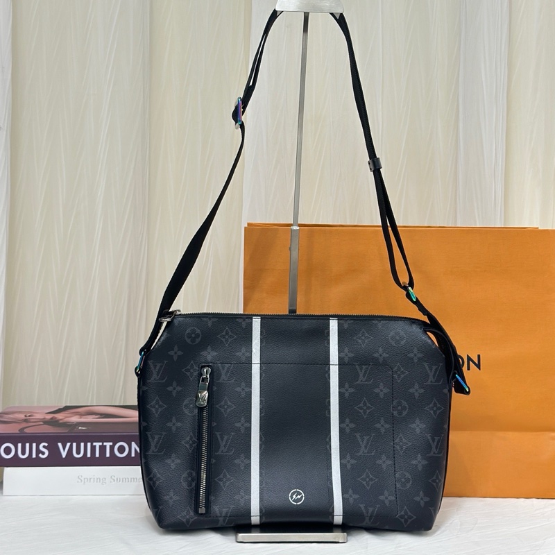 LV男士黑武士斜挎包 藤原浩聯名款 尺寸約30*25~-0