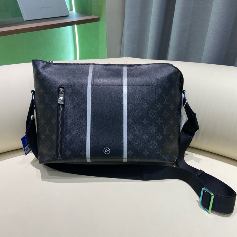 LV男士黑武士斜挎包 藤原浩聯名款 尺寸約30*25~-0