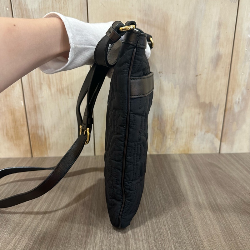 Ferragamo 黑尼龍拼皮革斜背背 郵差包-5