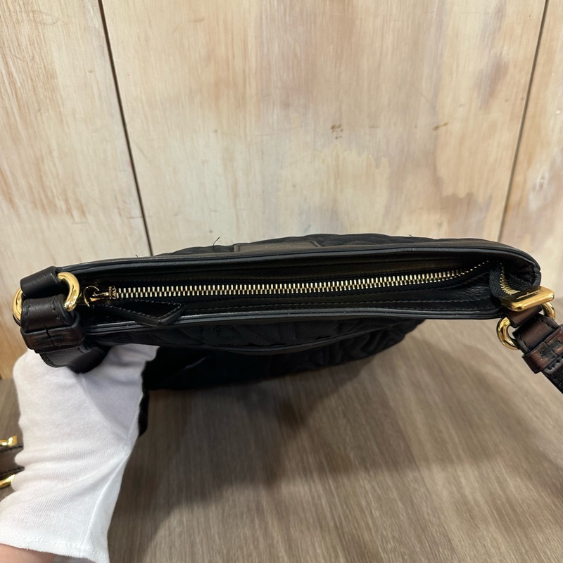 Ferragamo 黑尼龍拼皮革斜背背 郵差包-10