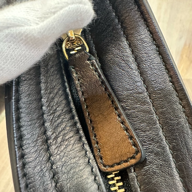 Ferragamo 黑尼龍拼皮革斜背背 郵差包-30