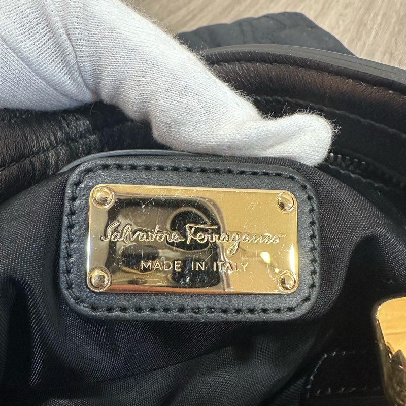 Ferragamo 黑尼龍拼皮革斜背背 郵差包-32