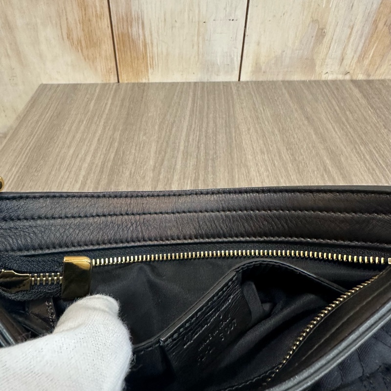 Ferragamo 黑尼龍拼皮革斜背背 郵差包-38