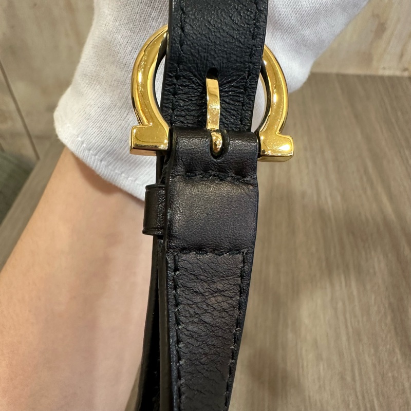 Ferragamo 黑尼龍拼皮革斜背背 郵差包-42