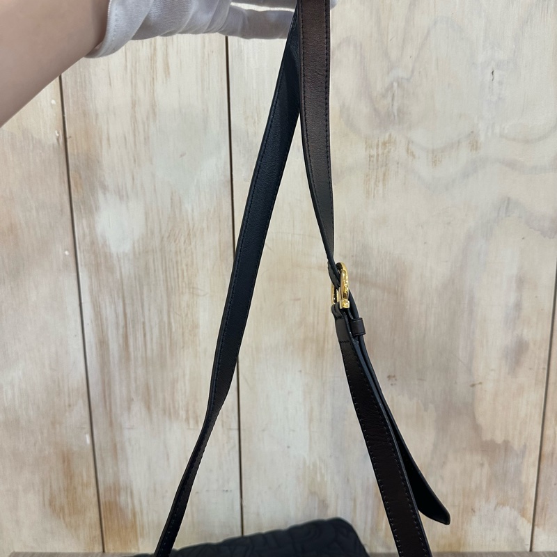 Ferragamo 黑尼龍拼皮革斜背背 郵差包-49