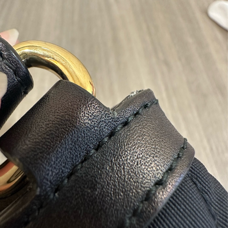 Ferragamo 黑尼龍拼皮革斜背背 郵差包-51