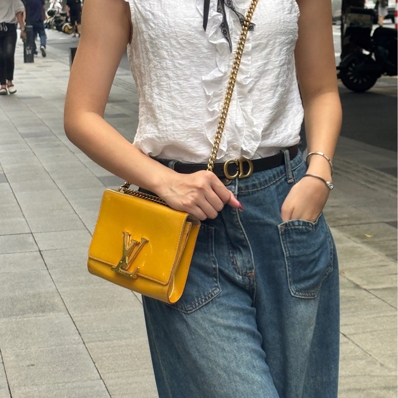 Lv chain louise大logo黃色漆皮鏈條包 尺寸約20*14*4cm-1