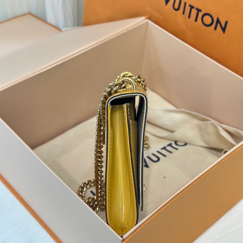Lv chain louise大logo黃色漆皮鏈條包 尺寸約20*14*4cm-3